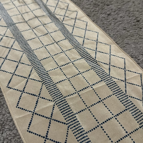 Vintage Vera Neumann Scarf-Long Style-Tan/Navy-Polyester - Picture 11 of 16